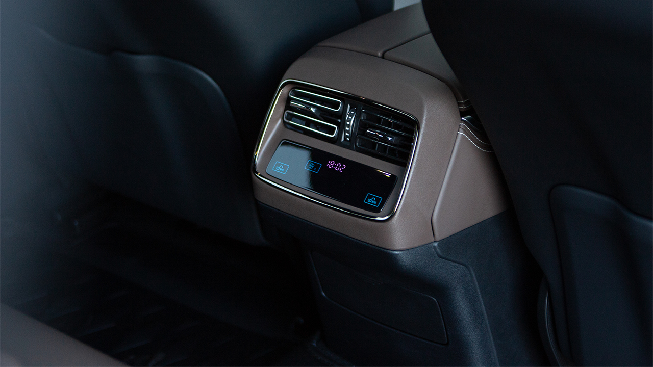BYD Han EV Flagship black - фото салон 13
