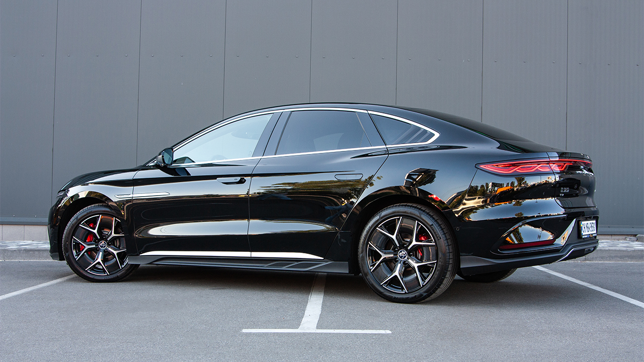 BYD Han EV Flagship black - фото 4