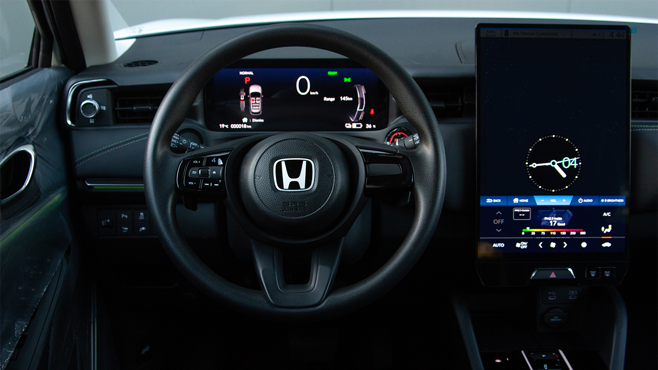 Honda e:NP1 e-Chi white - фото салон 2