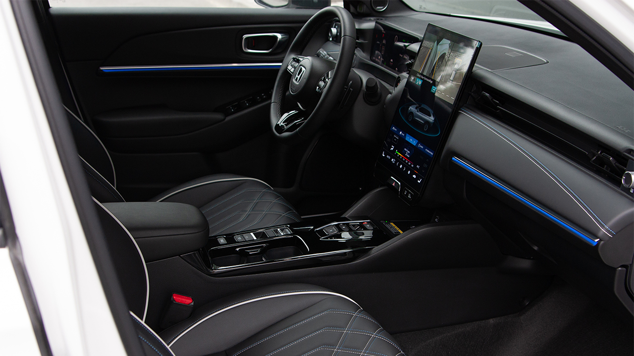 Honda e:NS1 e-Border white - фото салон 12