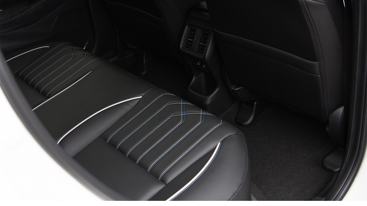 Honda e:NS1 e-Border white - фото салон 13