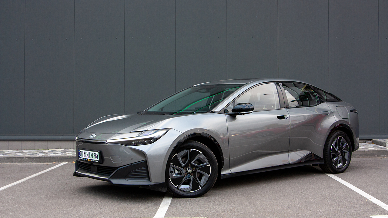 Toyota bZ3 Long Range Premium gray - фото