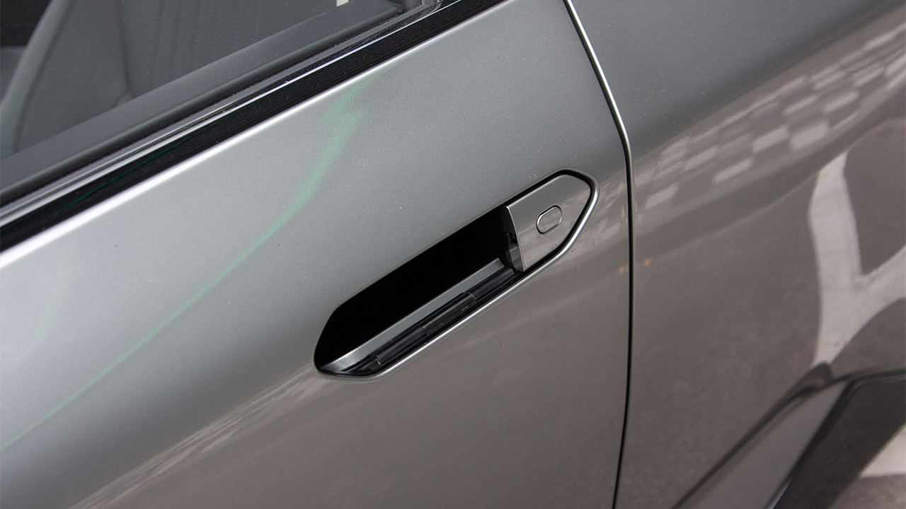 Toyota bZ3 Long Range Premium gray - фото 10