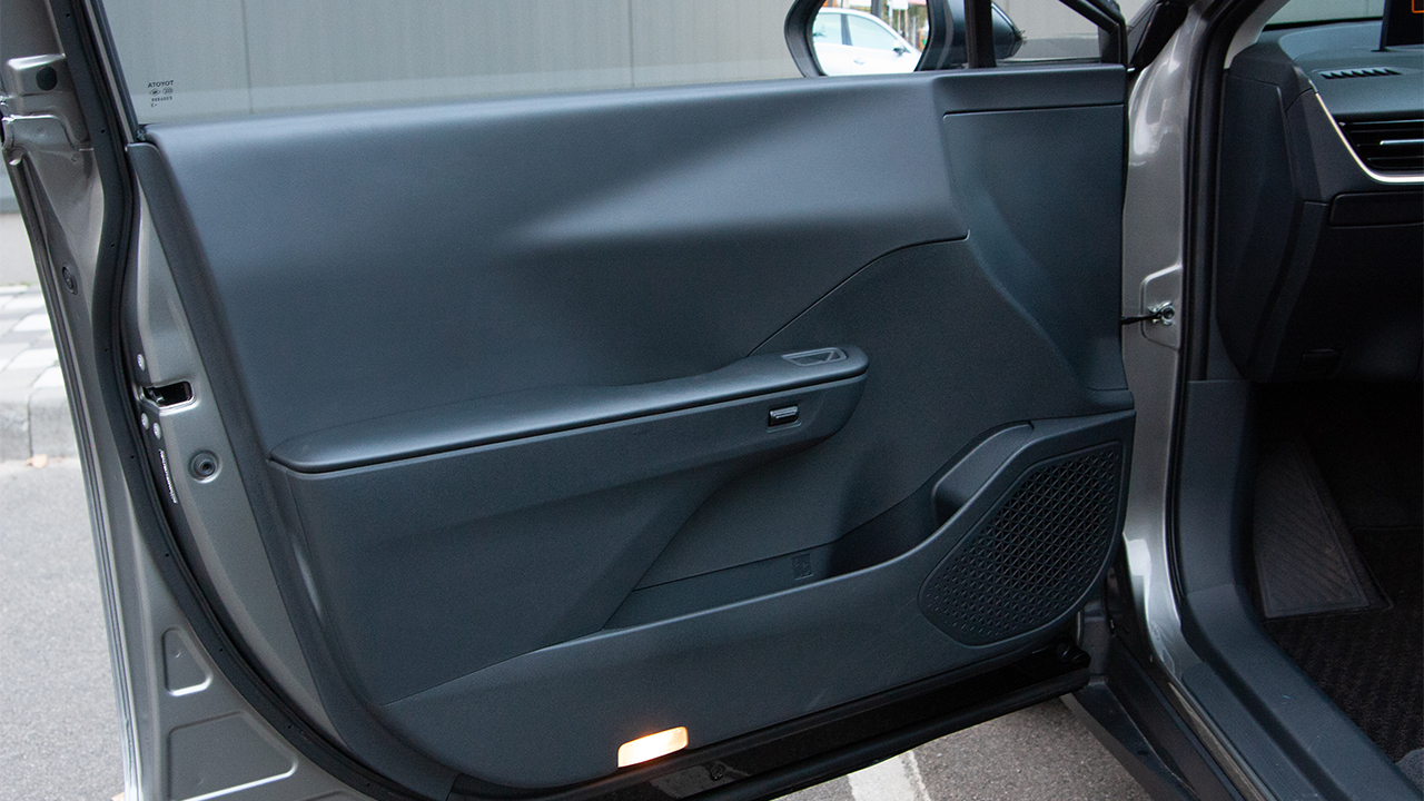 Toyota bZ3 Long Range Premium gray - фото салон 13