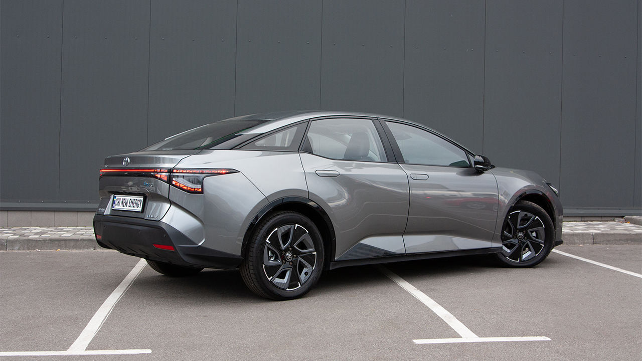 Toyota bZ3 Long Range Premium gray - фото 5