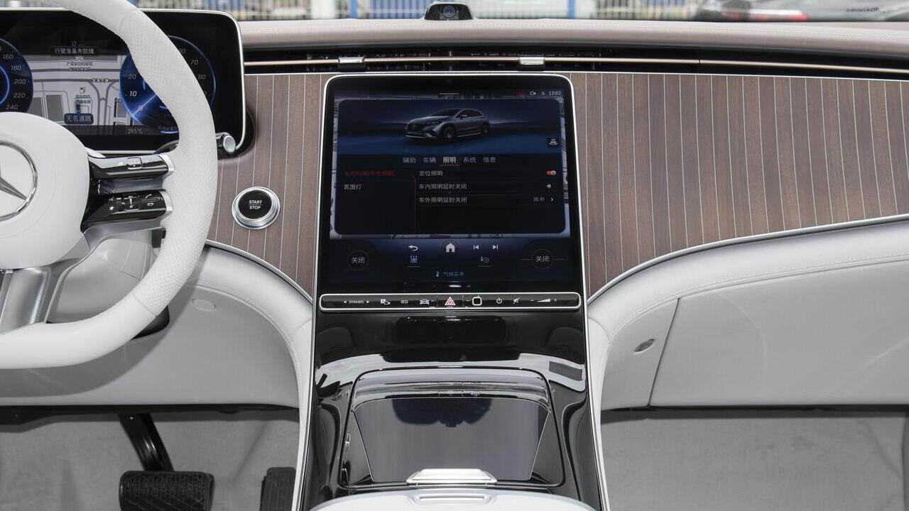 Mercedes-Benz EQE SUV 500 4MATIC Pioneer black - фото салон 4