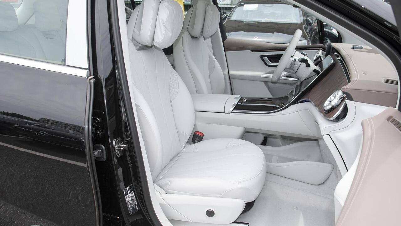 Mercedes-Benz EQE SUV 500 4MATIC Pioneer black - фото салон 7