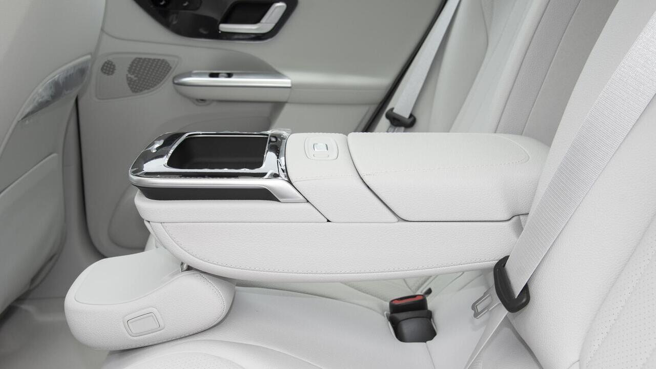 Mercedes-Benz EQE SUV 500 4MATIC Pioneer black - фото салон 10