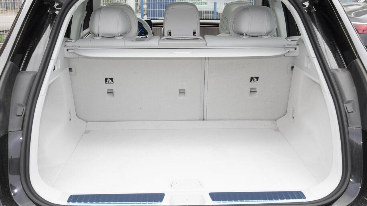Mercedes-Benz EQE SUV 500 4MATIC Pioneer black - фото салон 11