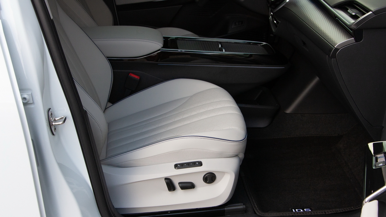 Volkswagen ID.6 X Prime white - фото салон 9