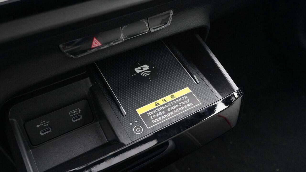Honda e:NS2 Control gray - фото салон 5