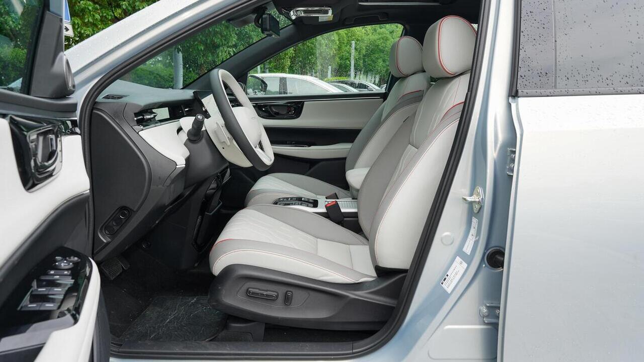 Honda e:NS2 Control gray - фото салон 6