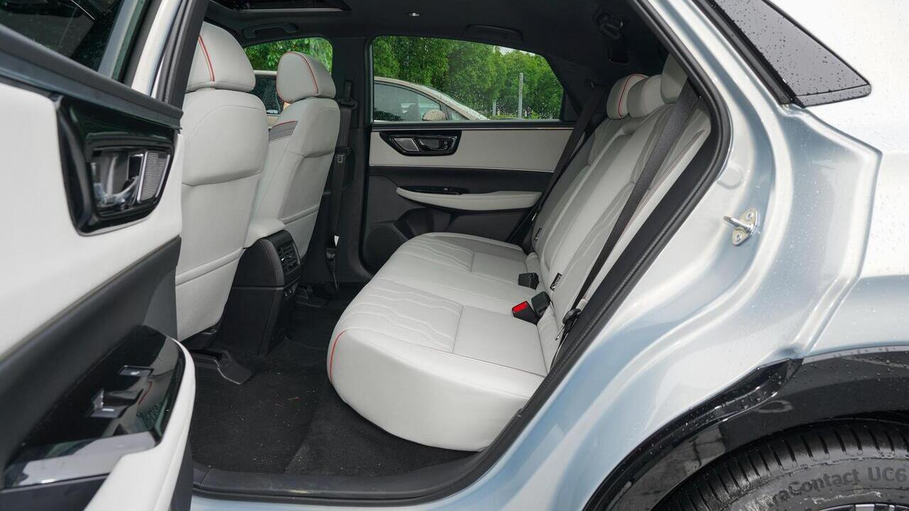 Honda e:NS2 Control gray - фото салон 10