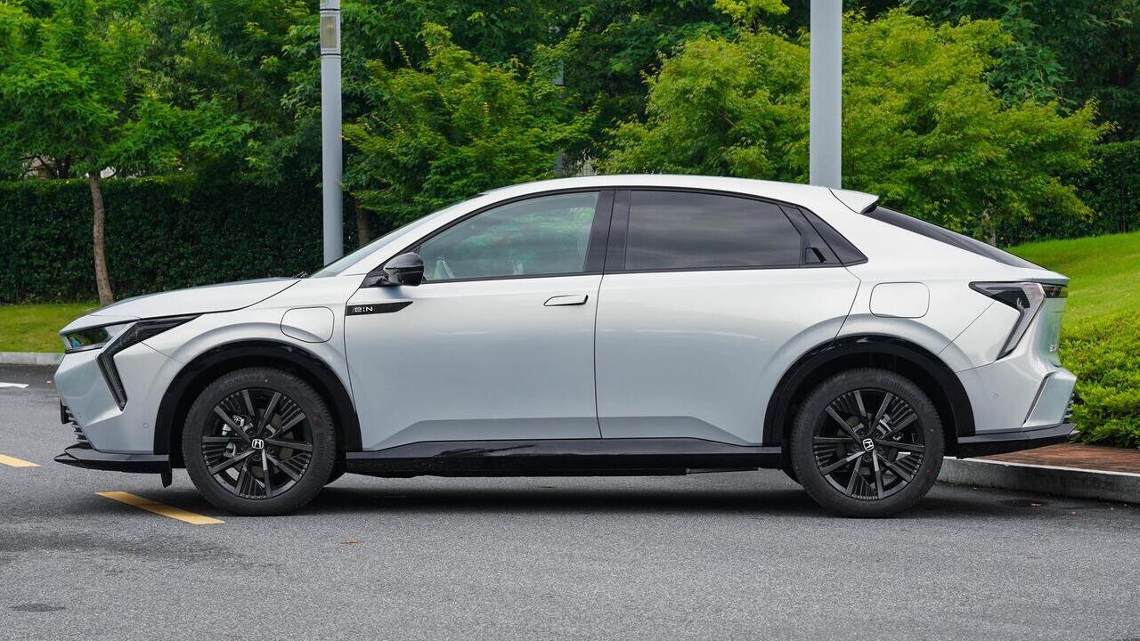 Honda e:NS2 Control gray - фото 2