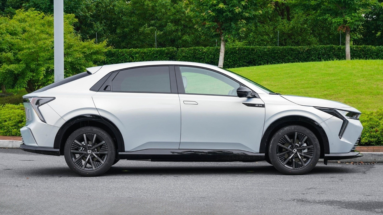 Honda e:NS2 Control gray - фото 6