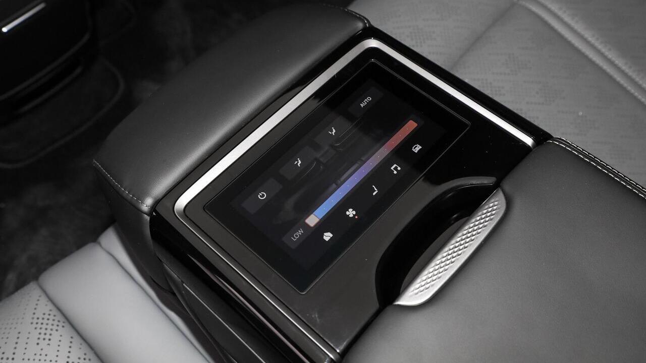 Zeekr 7X 4WD Smart 100 kwh black - фото салон 10