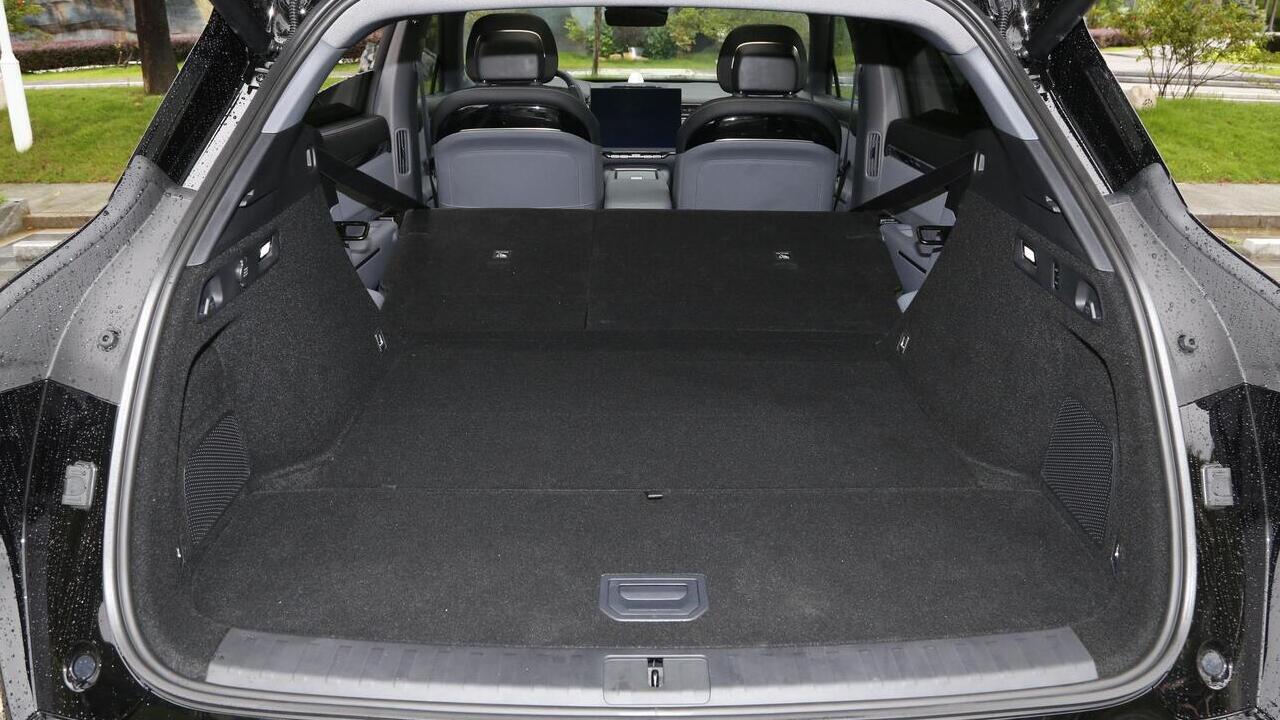 Zeekr 7X 4WD Smart 100 kwh black - фото салон 13