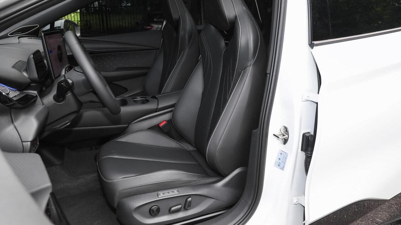 Volkswagen ID. UNYX Ultra white - фото салон 5