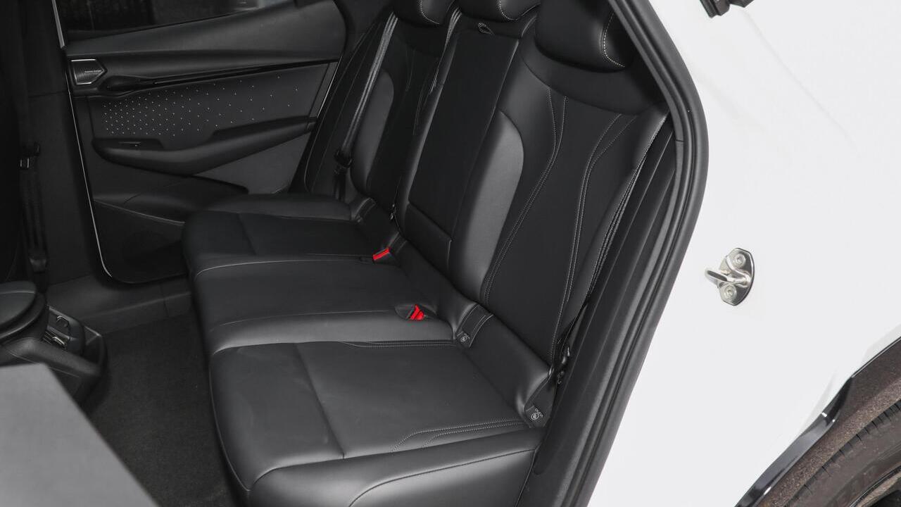 Volkswagen ID. UNYX Ultra white - фото салон 8
