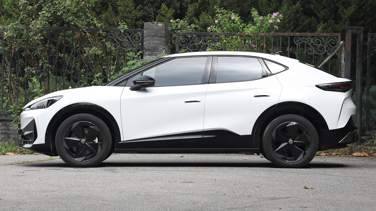 Volkswagen ID. UNYX Ultra white - фото 2