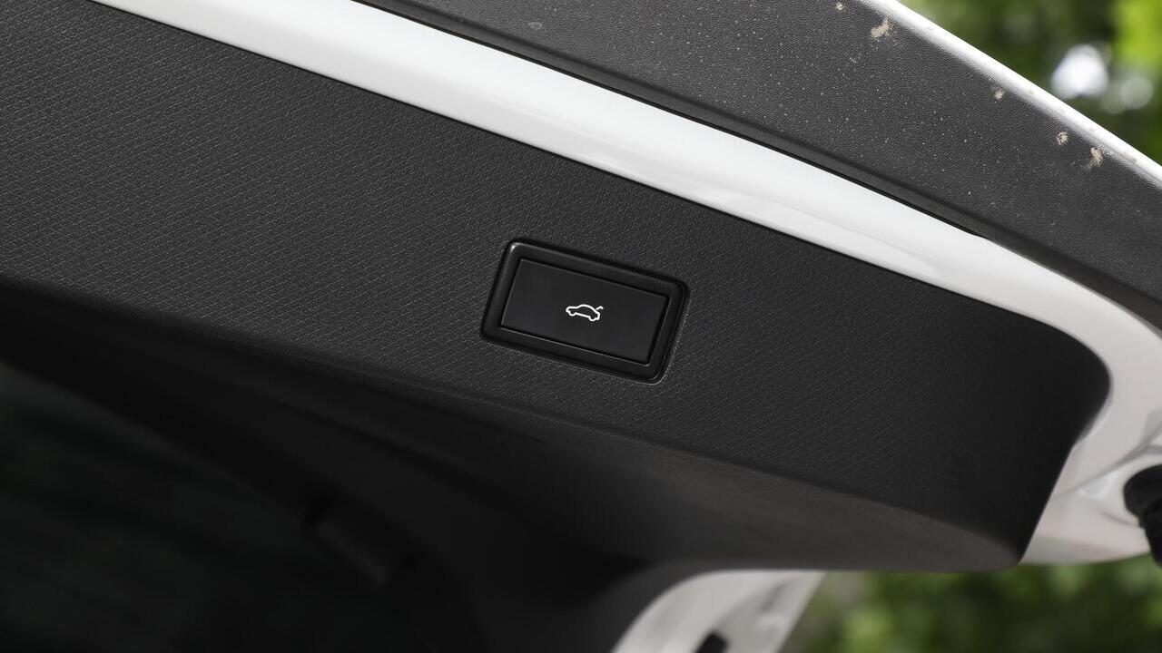 Volkswagen ID. UNYX Ultra white - фото салон 12