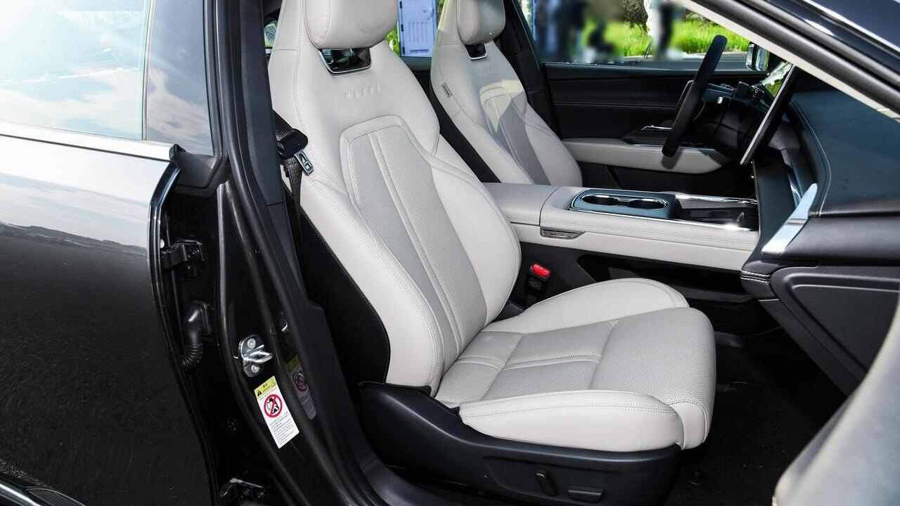 Mazda EZ-6 EV 480 Smart gray - фото салон 7