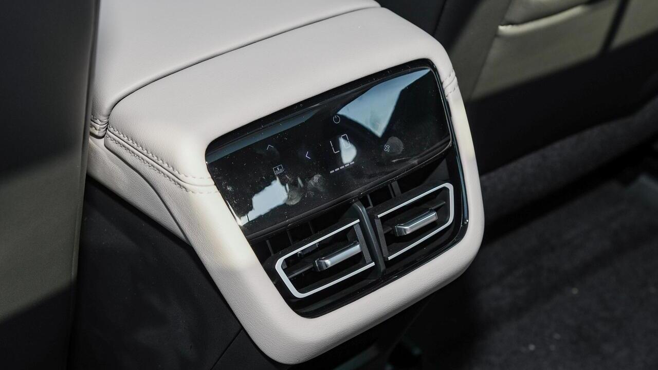 Mazda EZ-6 EV 480 Smart gray - фото салон 11