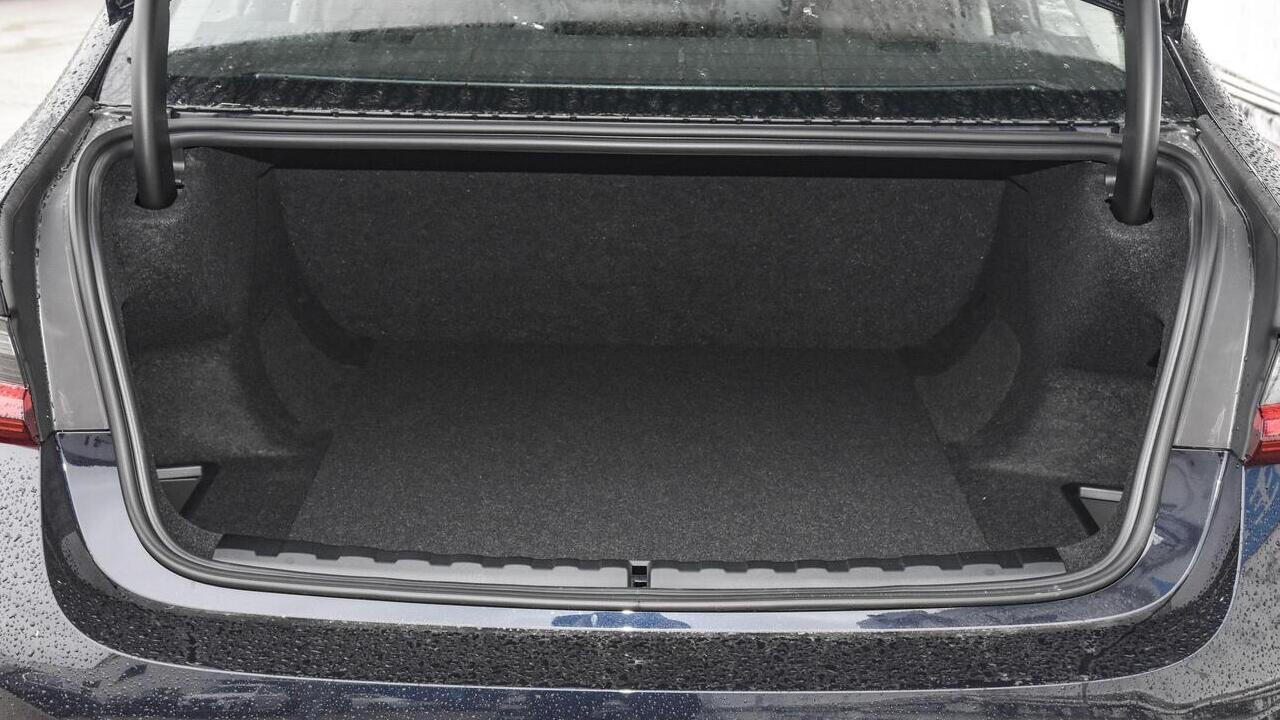 BMW i3 eDrive 35L black - фото салон 11