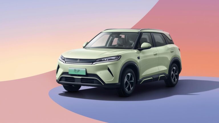 BYD Yuan Up | Елетромобілі з Китаю в Україні | фото